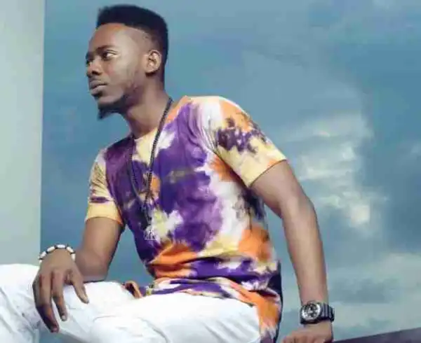 YBNL Soldier, Adekunle Gold Shows Off The Interior View Of His New Mansion As He Moved In.